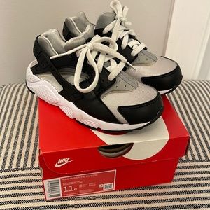 Little Kid’s Nike Huarache
